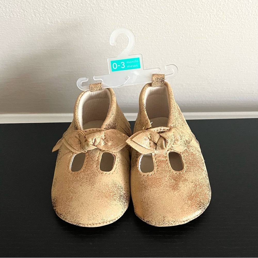 Carters Baby Shoes 0-3 Months Mary Jane Gold Metallic Shimmer Bow Fringe Details